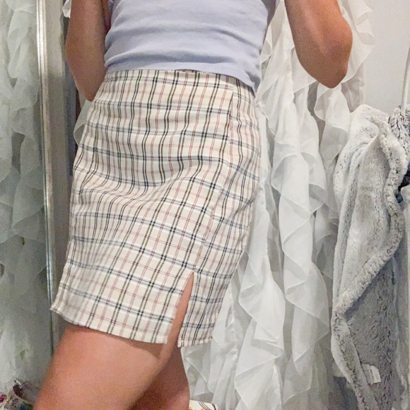 Dresses & Skirts - super cute plaid pencil skirt!